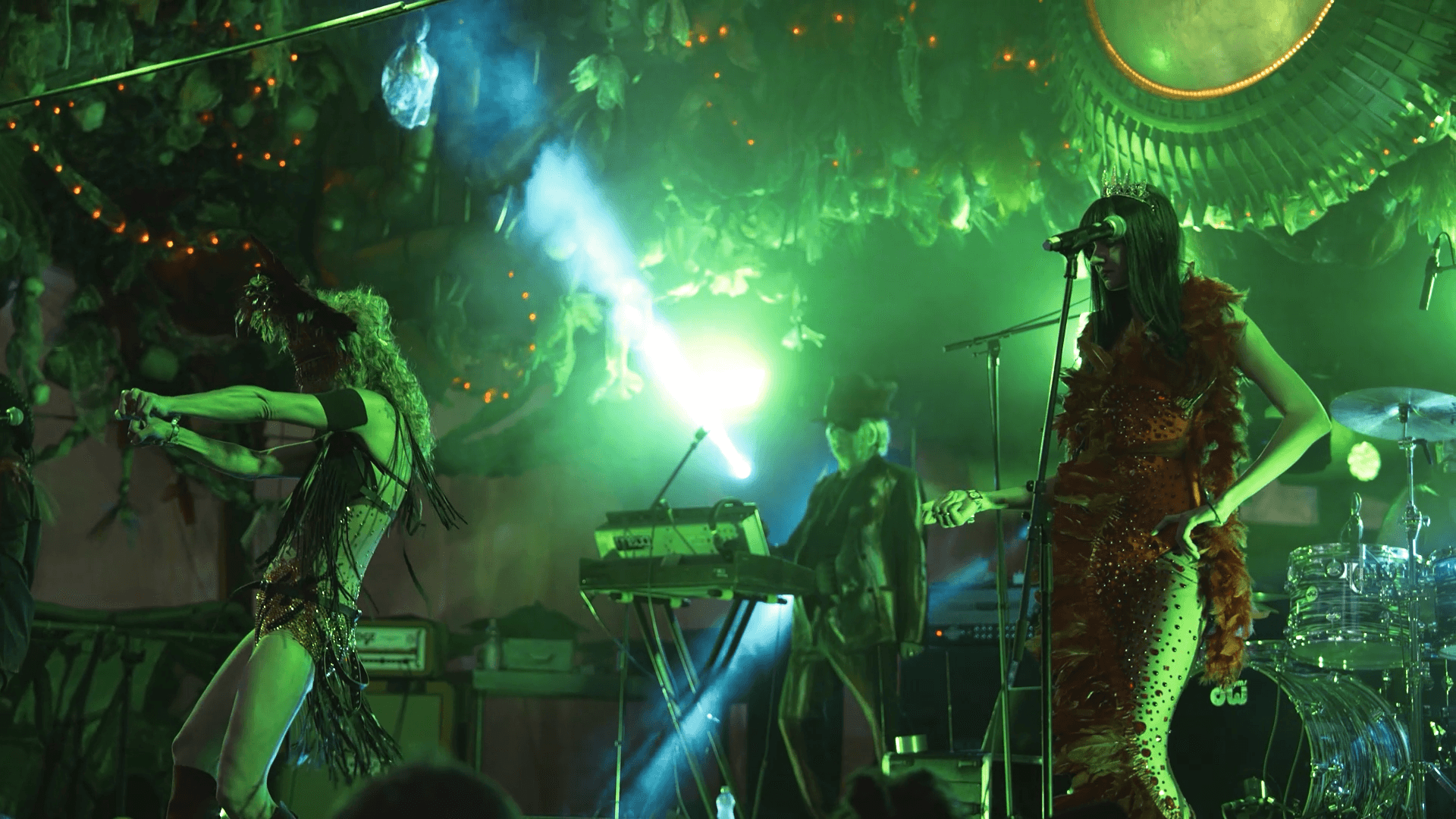 Welcome to Paradise - Still 3